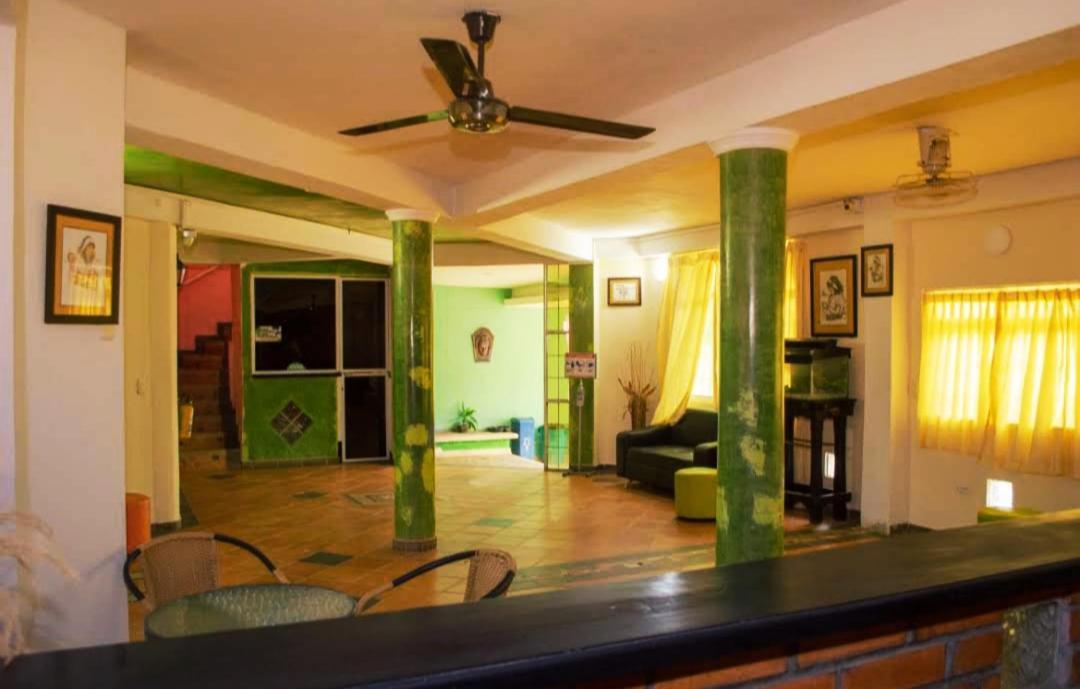 Hostel Green Light Taganga Esterno foto