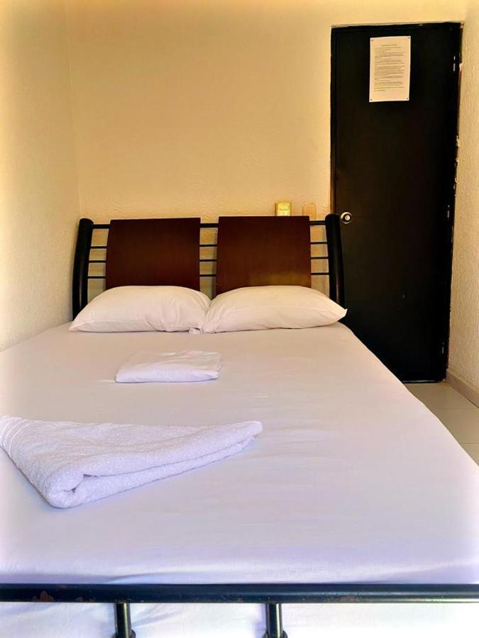 Hostel Green Light Taganga Esterno foto