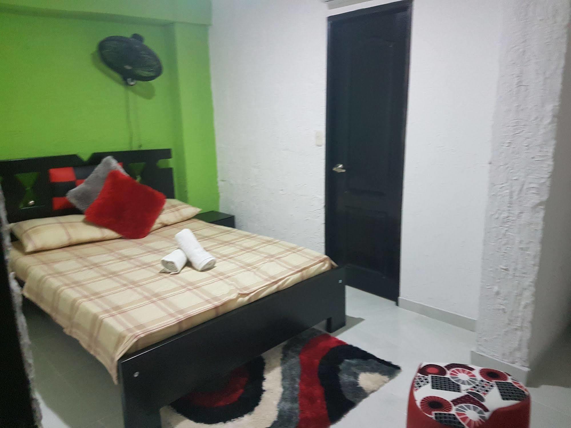 Hostel Green Light Taganga Esterno foto