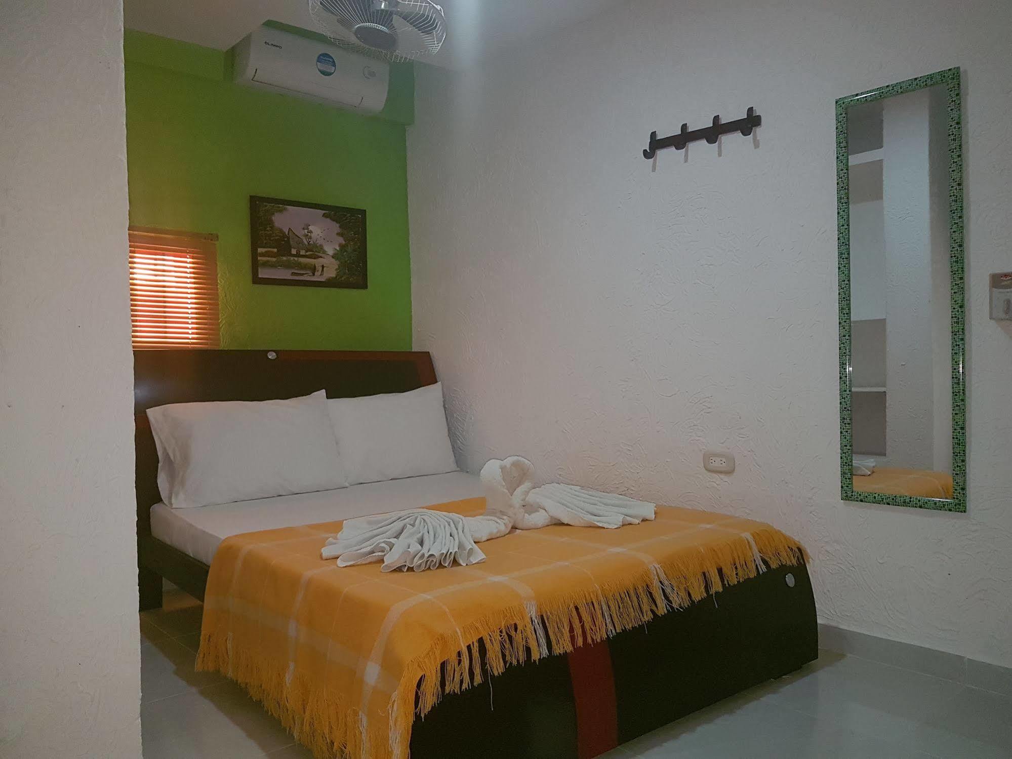 Hostel Green Light Taganga Esterno foto