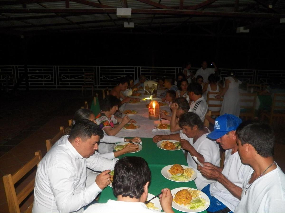 Hostel Green Light Taganga Esterno foto